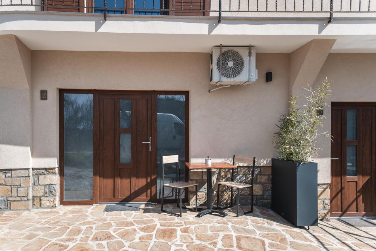 Apartamento Hisa Kapis With Hot Tube Koper Exterior foto