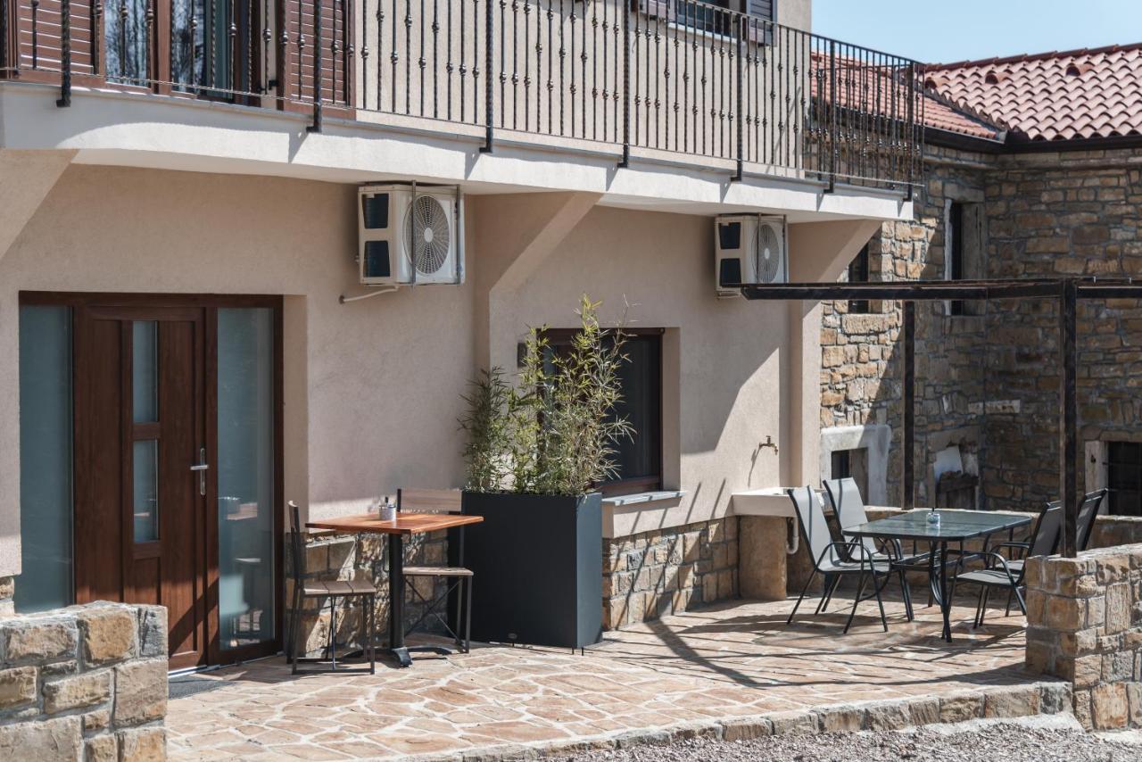Apartamento Hisa Kapis With Hot Tube Koper Exterior foto