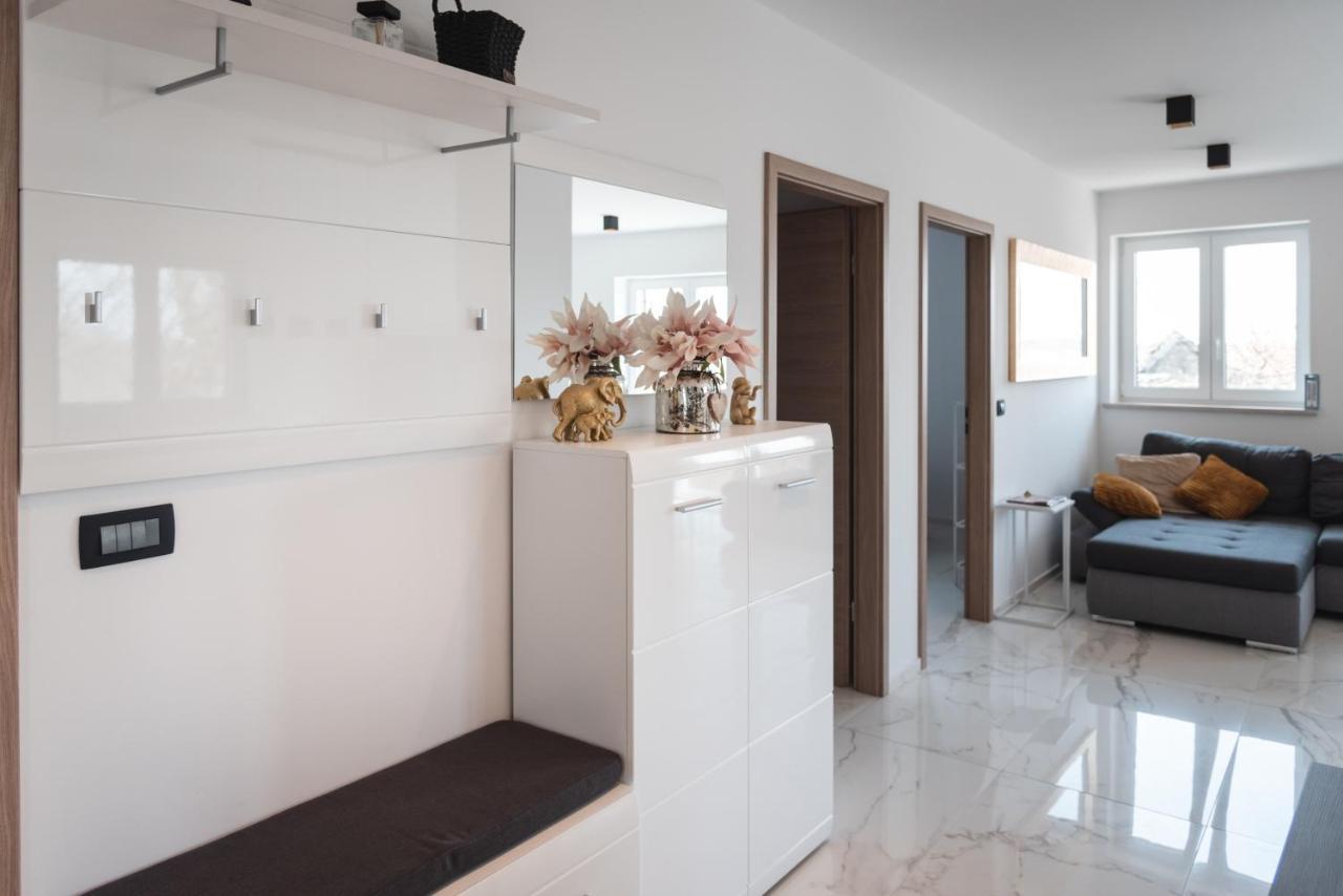 Apartamento Hisa Kapis With Hot Tube Koper Exterior foto