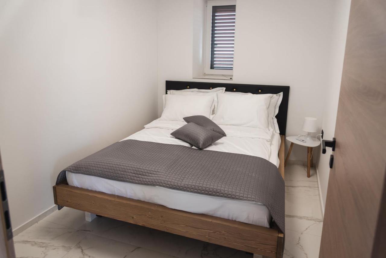 Apartamento Hisa Kapis With Hot Tube Koper Exterior foto