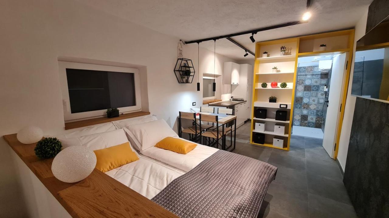 Apartamento Hisa Kapis With Hot Tube Koper Exterior foto