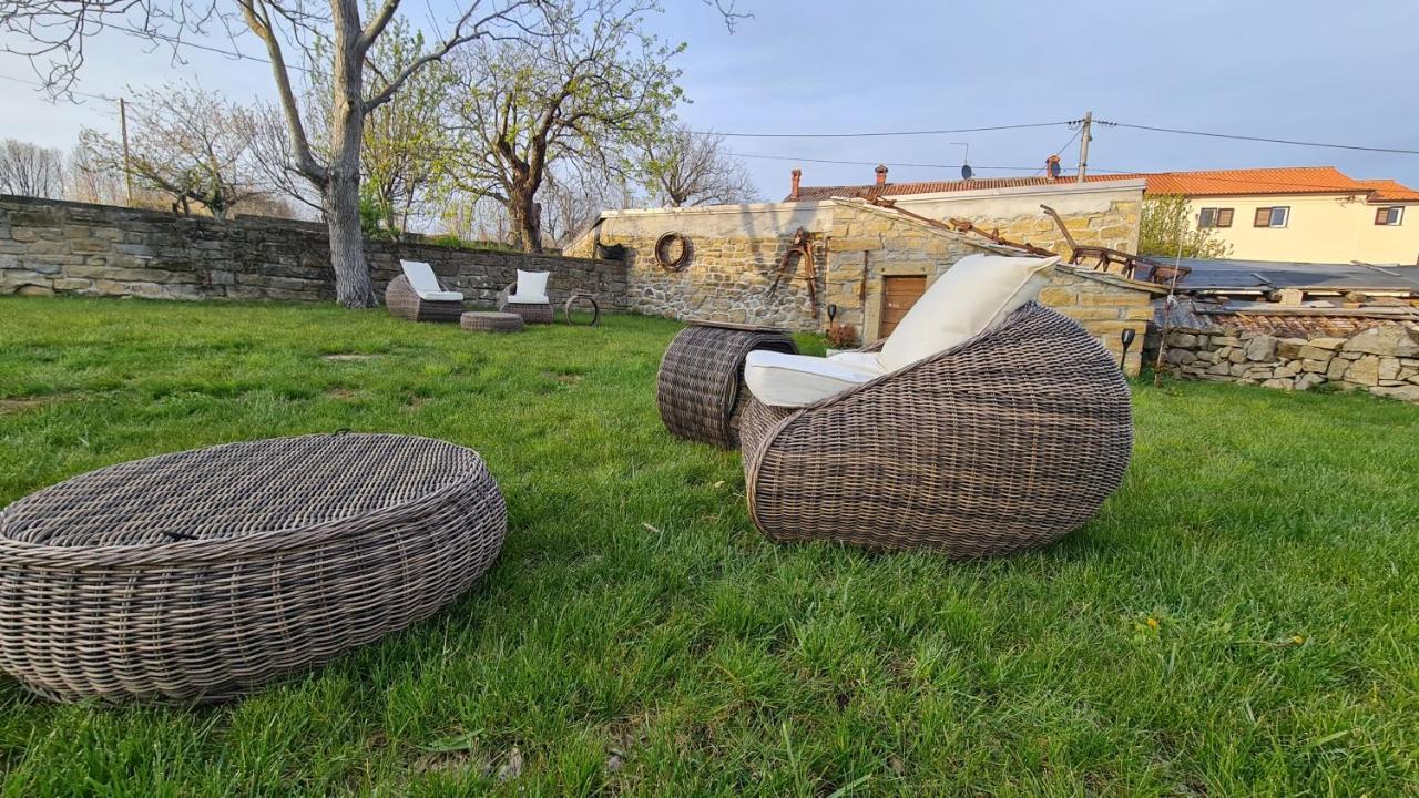 Apartamento Hisa Kapis With Hot Tube Koper Exterior foto
