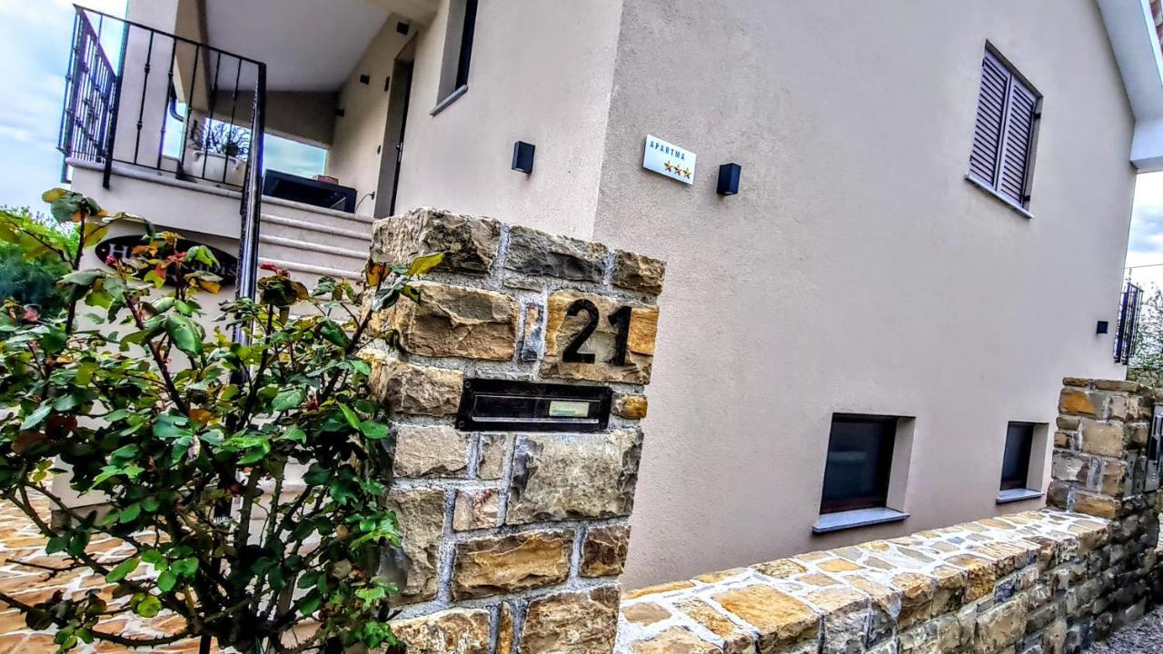 Apartamento Hisa Kapis With Hot Tube Koper Exterior foto