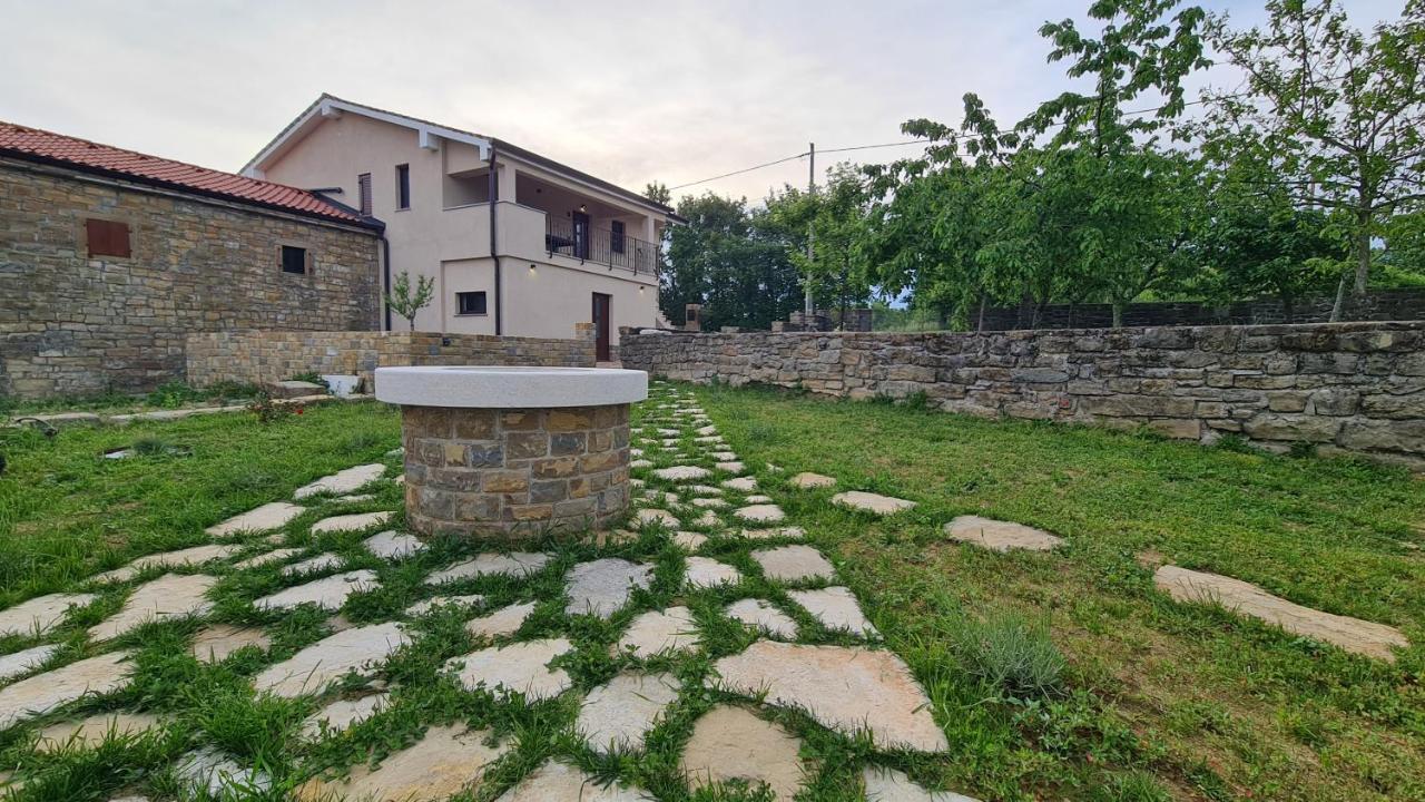 Apartamento Hisa Kapis With Hot Tube Koper Exterior foto